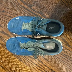 Men’s on cloud sneakers